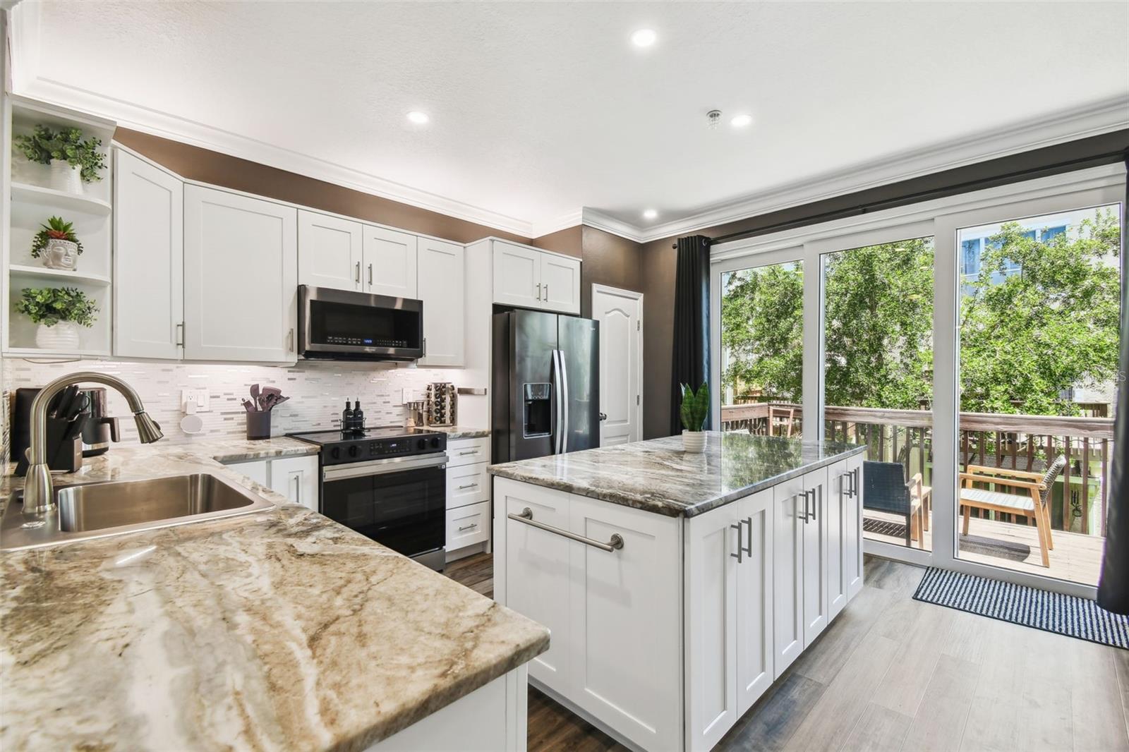 Image 31 of 77 For 3174 Bayshore Oaks Drive