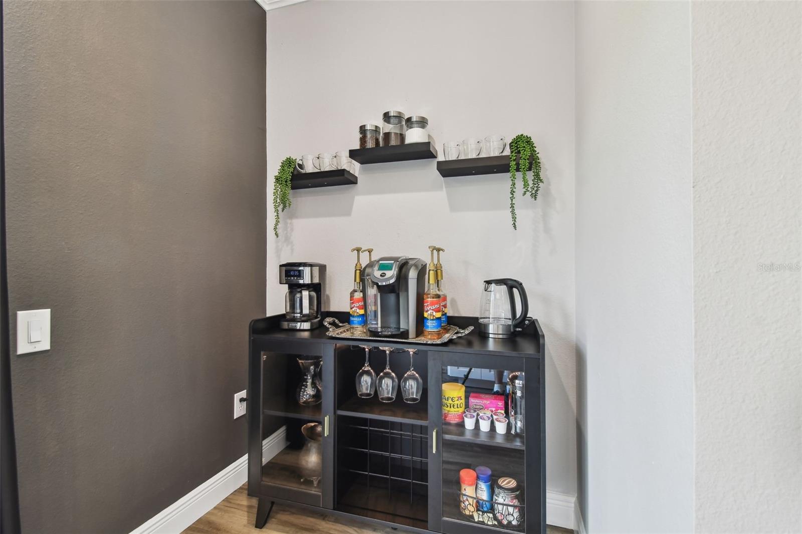 Image 40 of 77 For 3174 Bayshore Oaks Drive