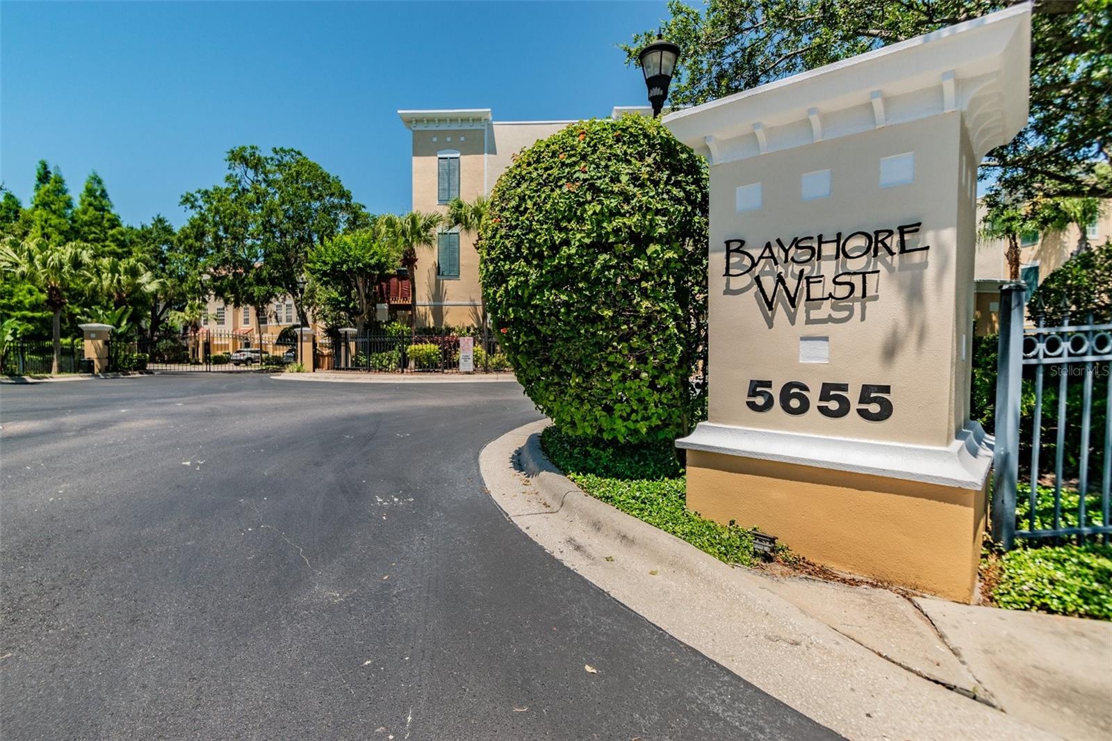 Image 61 of 77 For 3174 Bayshore Oaks Drive