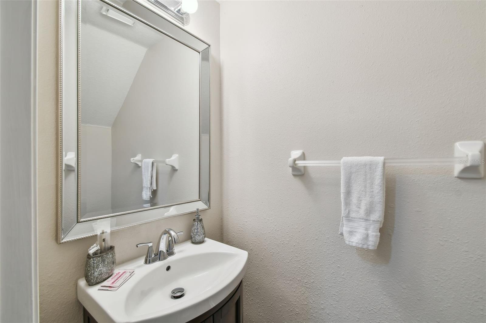 Image 9 of 77 For 3174 Bayshore Oaks Drive