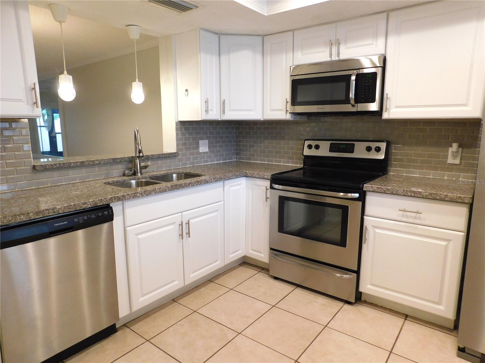 Image 6 of 40 For 2420 Winding Creek Boulevard 103