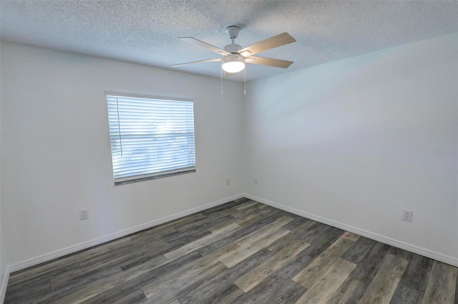 Image 14 of 32 For 1126 King Arthur Court 418