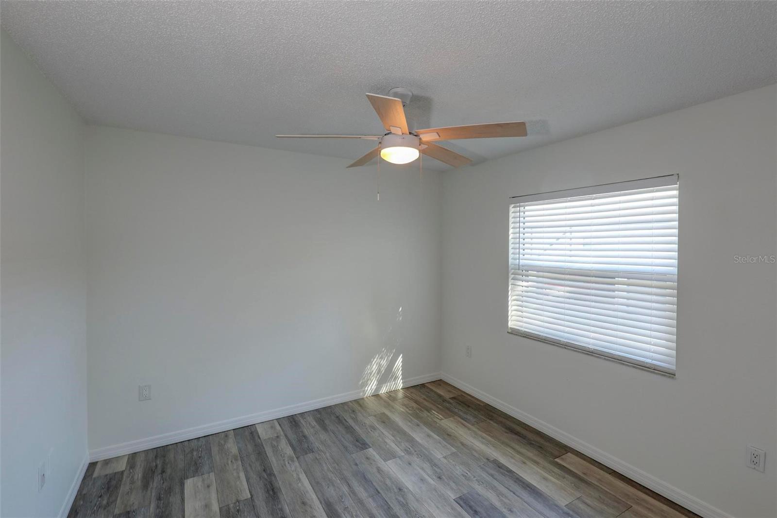 Image 18 of 32 For 1126 King Arthur Court 418