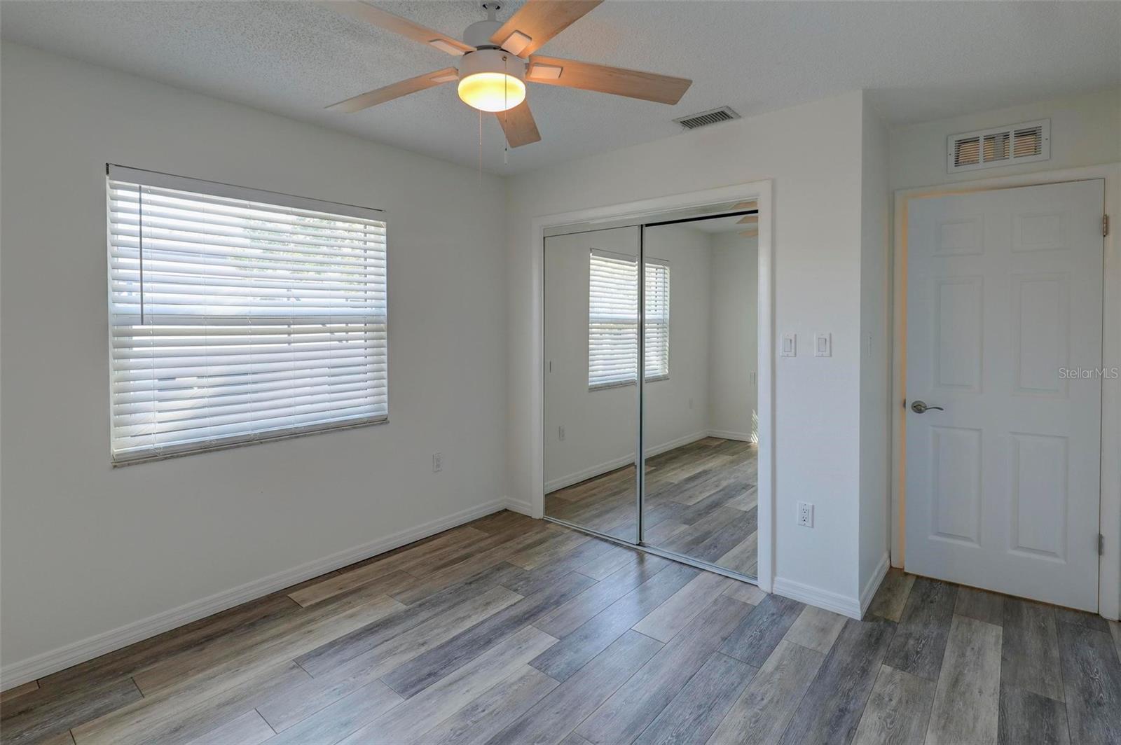 Image 19 of 32 For 1126 King Arthur Court 418