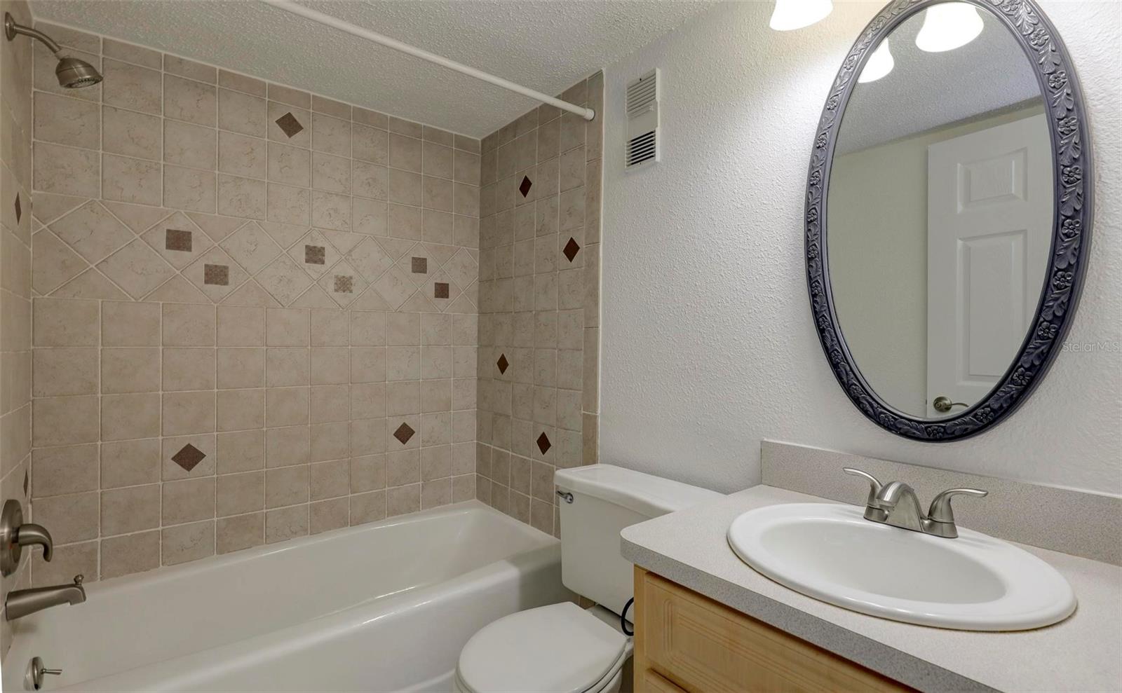 Image 22 of 32 For 1126 King Arthur Court 418