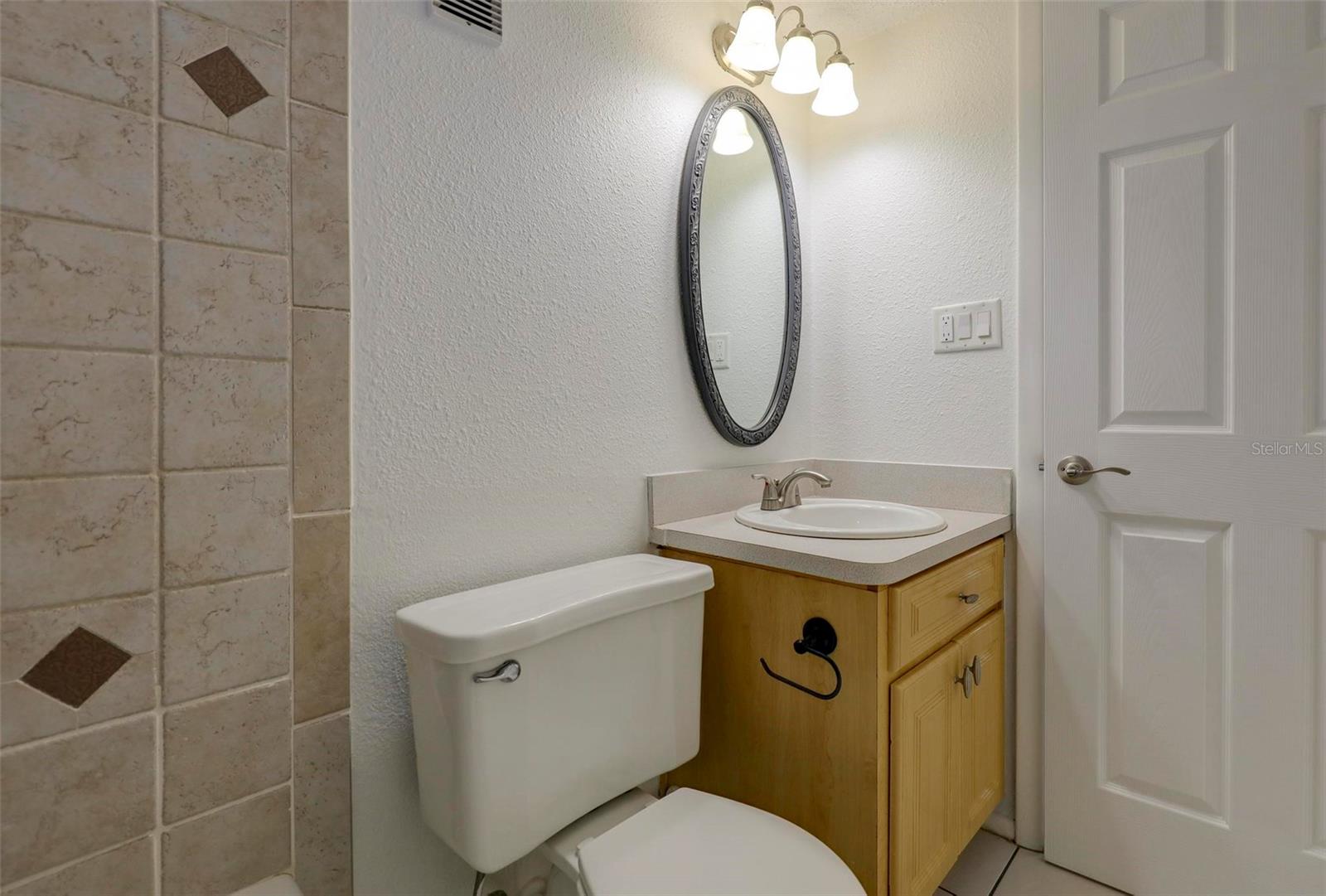 Image 23 of 32 For 1126 King Arthur Court 418