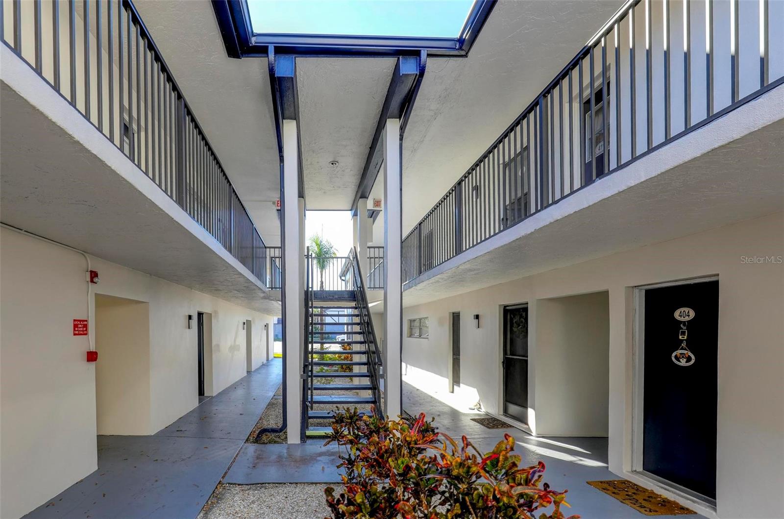 Image 25 of 32 For 1126 King Arthur Court 418