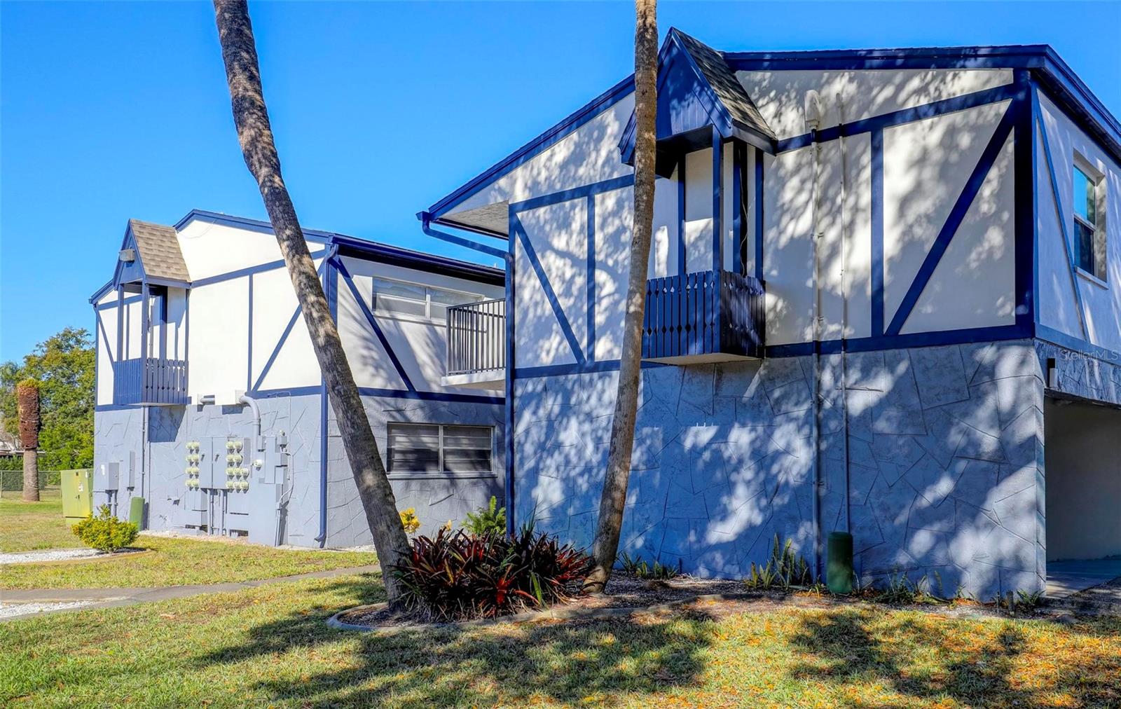 Image 27 of 32 For 1126 King Arthur Court 418