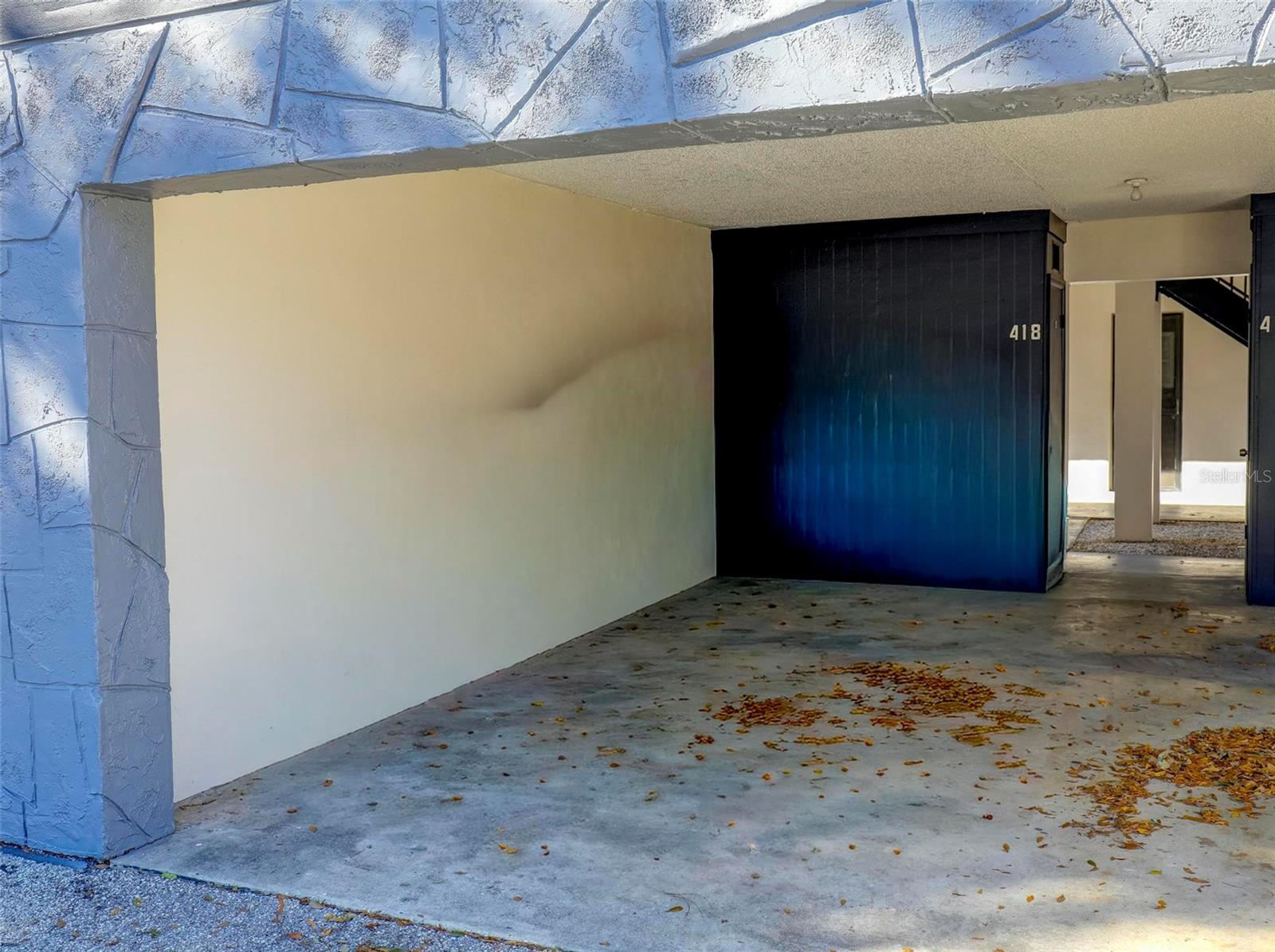 Image 28 of 32 For 1126 King Arthur Court 418