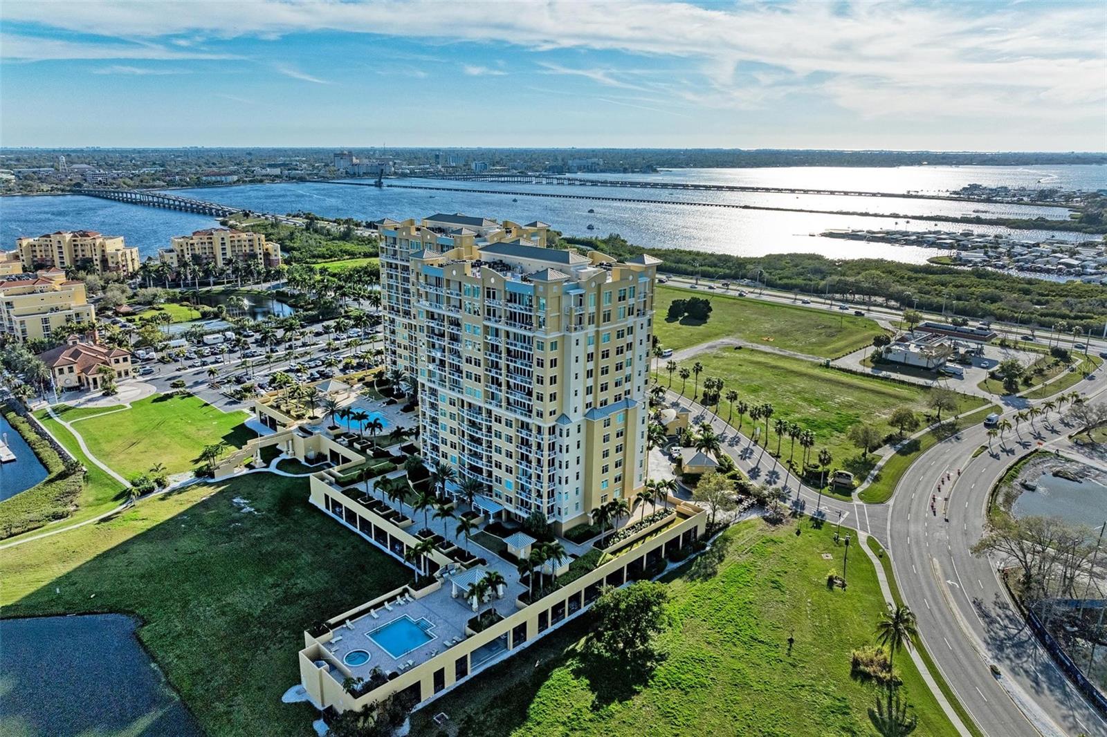 Image 23 of 31 For 140 Riviera Dunes Way 404