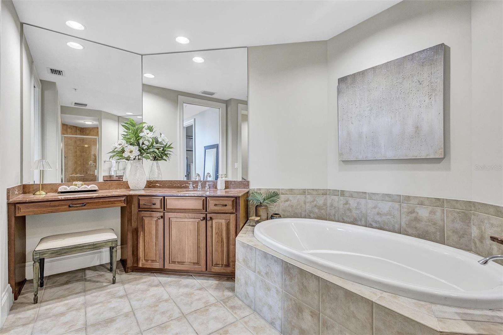 Image 15 of 46 For 140 Riviera Dunes Way 206