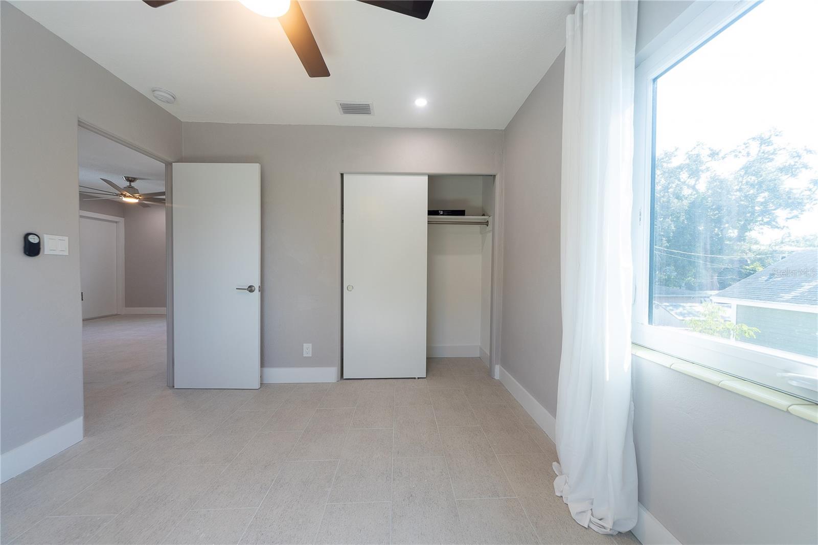 Image 17 of 19 For 2004 1st Street Se