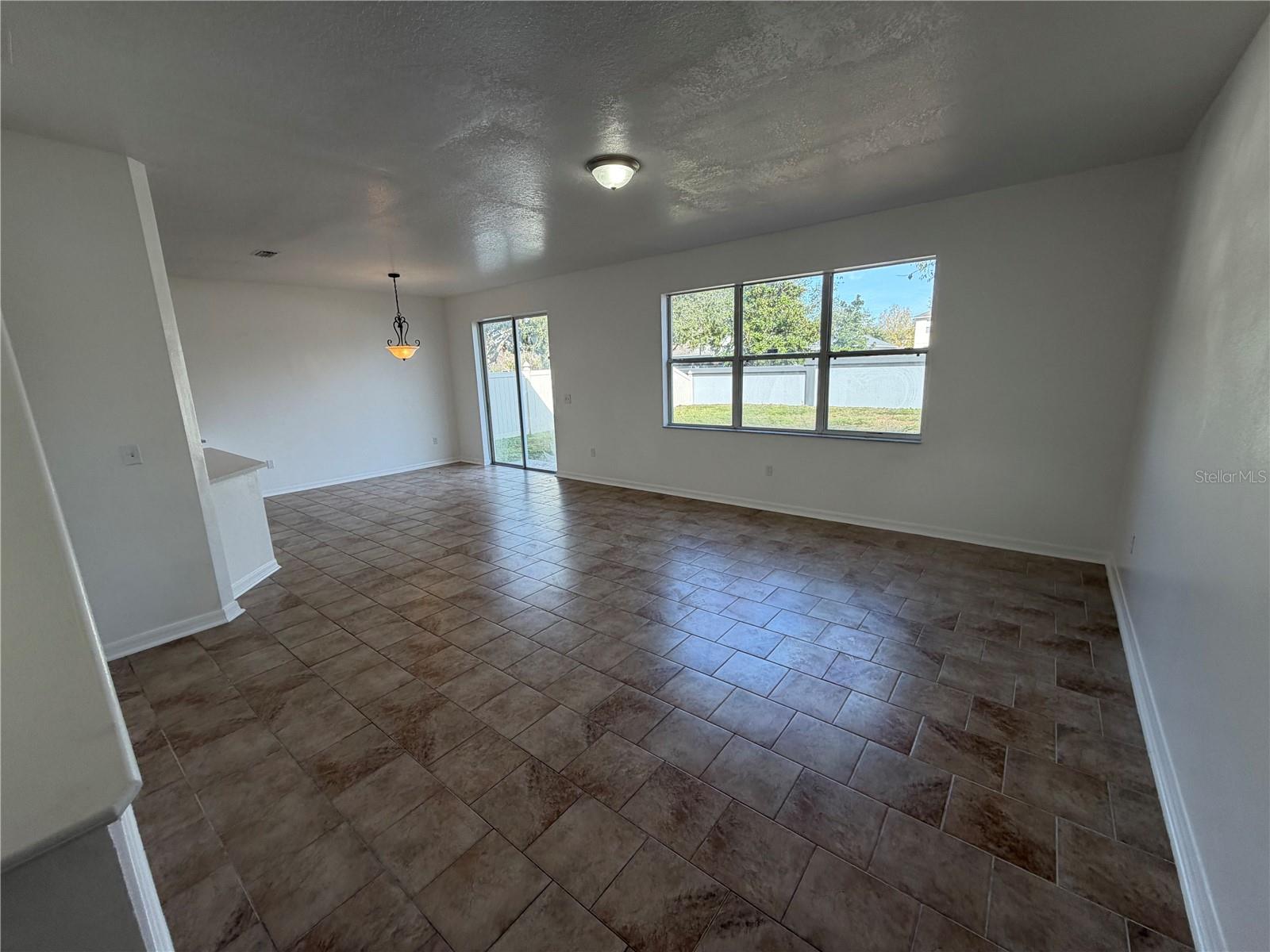 Image 8 of 27 For 19418 Timberbluff Drive