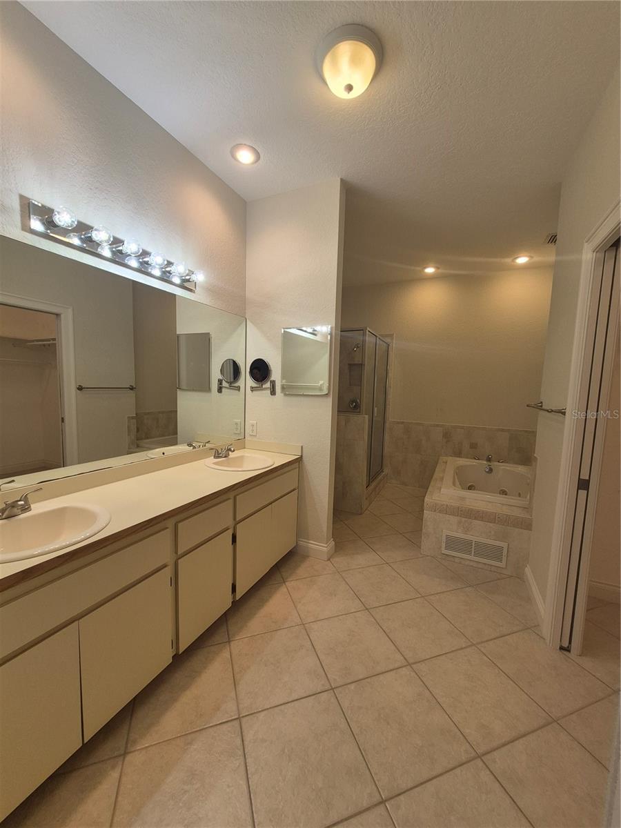 Image 22 of 44 For 7032 River Run Boulevard