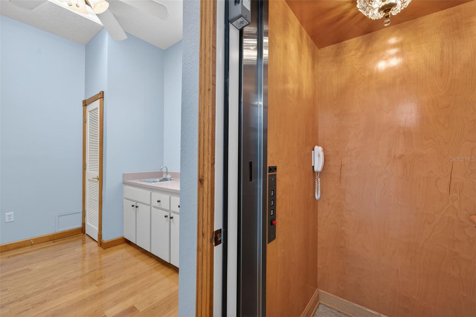 Image 30 of 67 For 14603 Mcdonald Lane