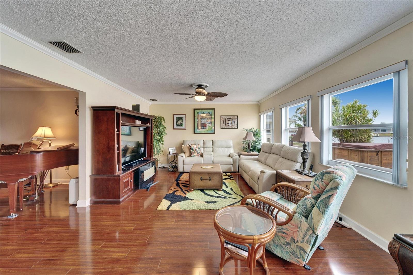 Image 40 of 70 For 1710 New Bedford Drive