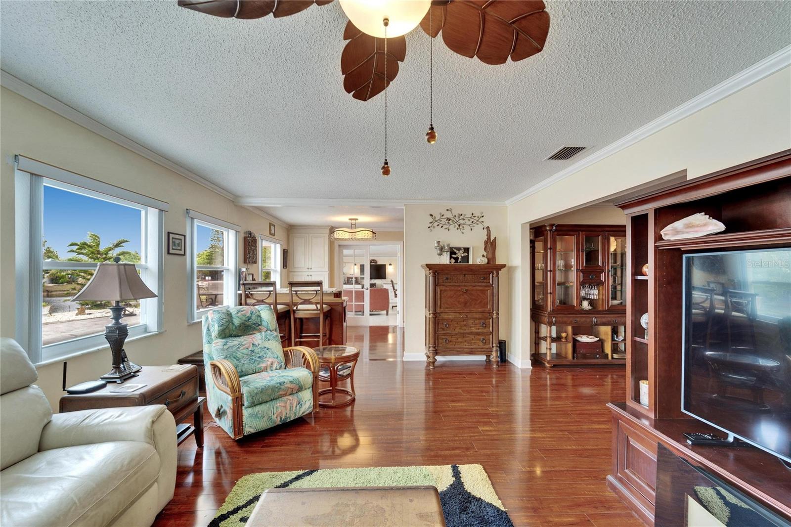 Image 43 of 70 For 1710 New Bedford Drive