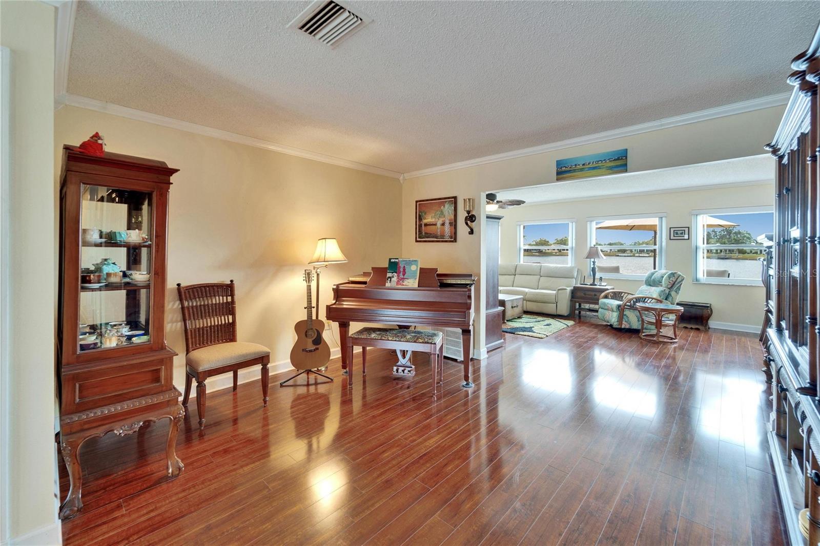 Image 9 of 70 For 1710 New Bedford Drive