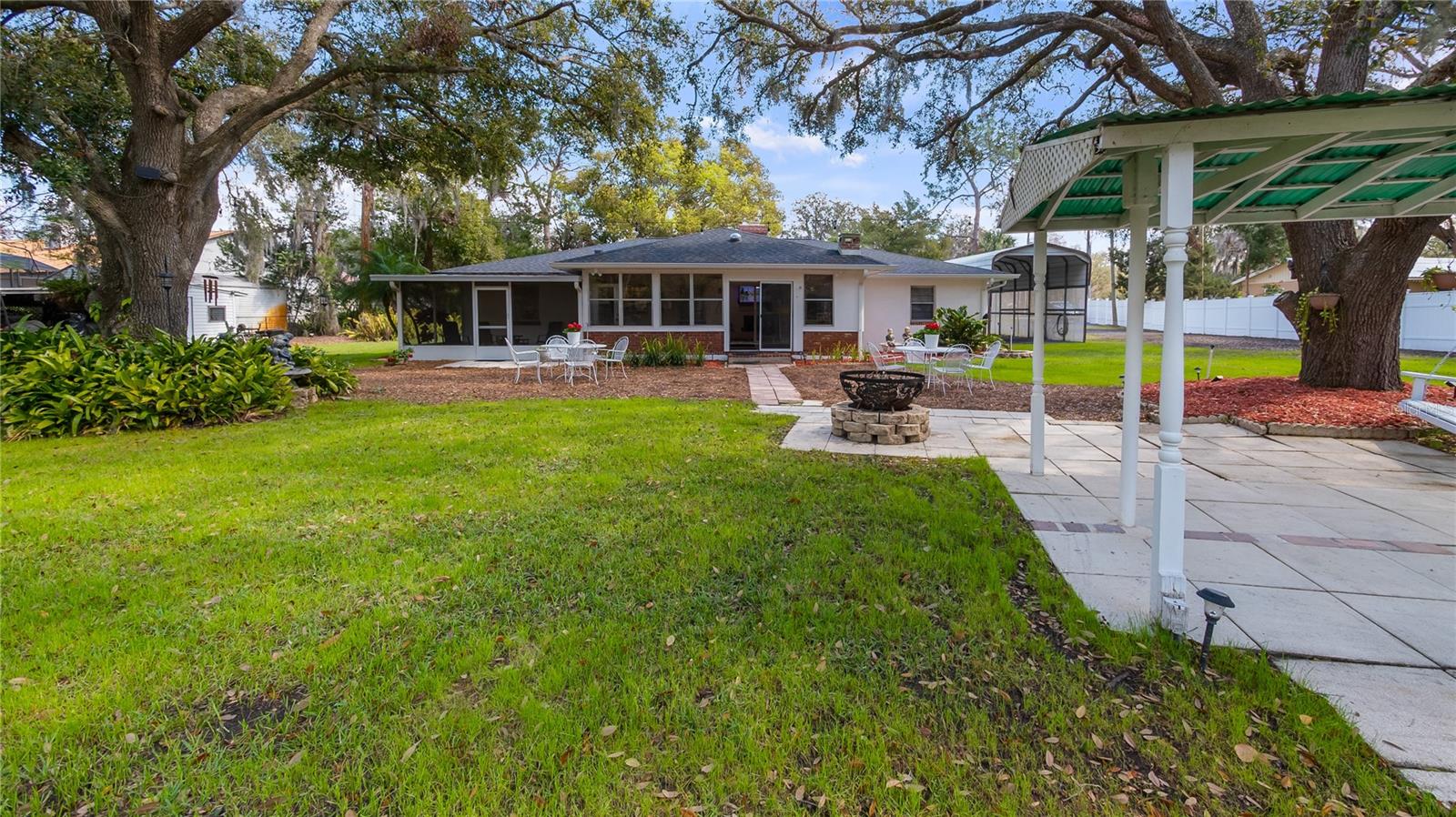 Image 22 of 30 For 11136 Bronson Rd