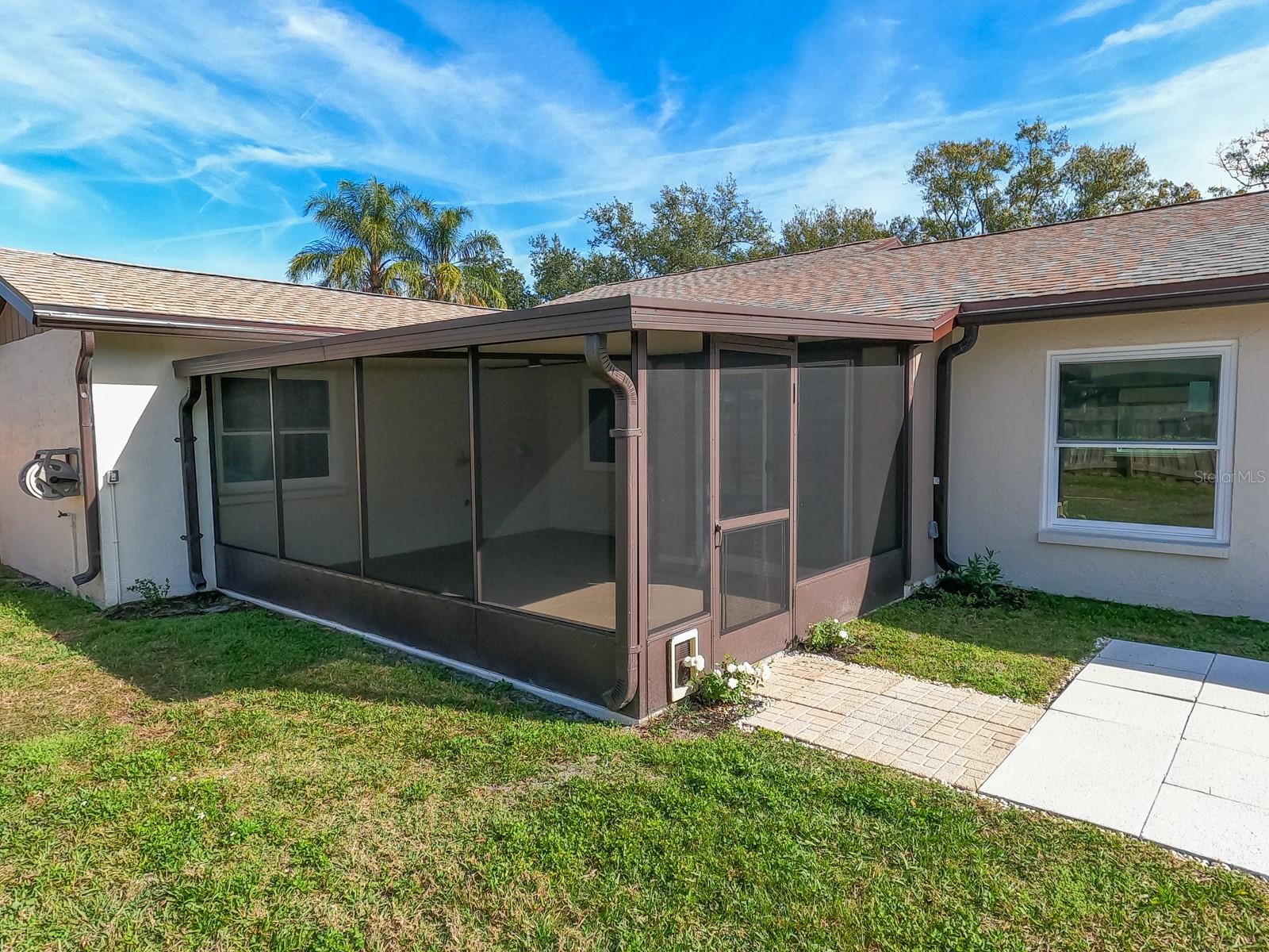 Image 10 of 33 For 15704 Country Lake Drive