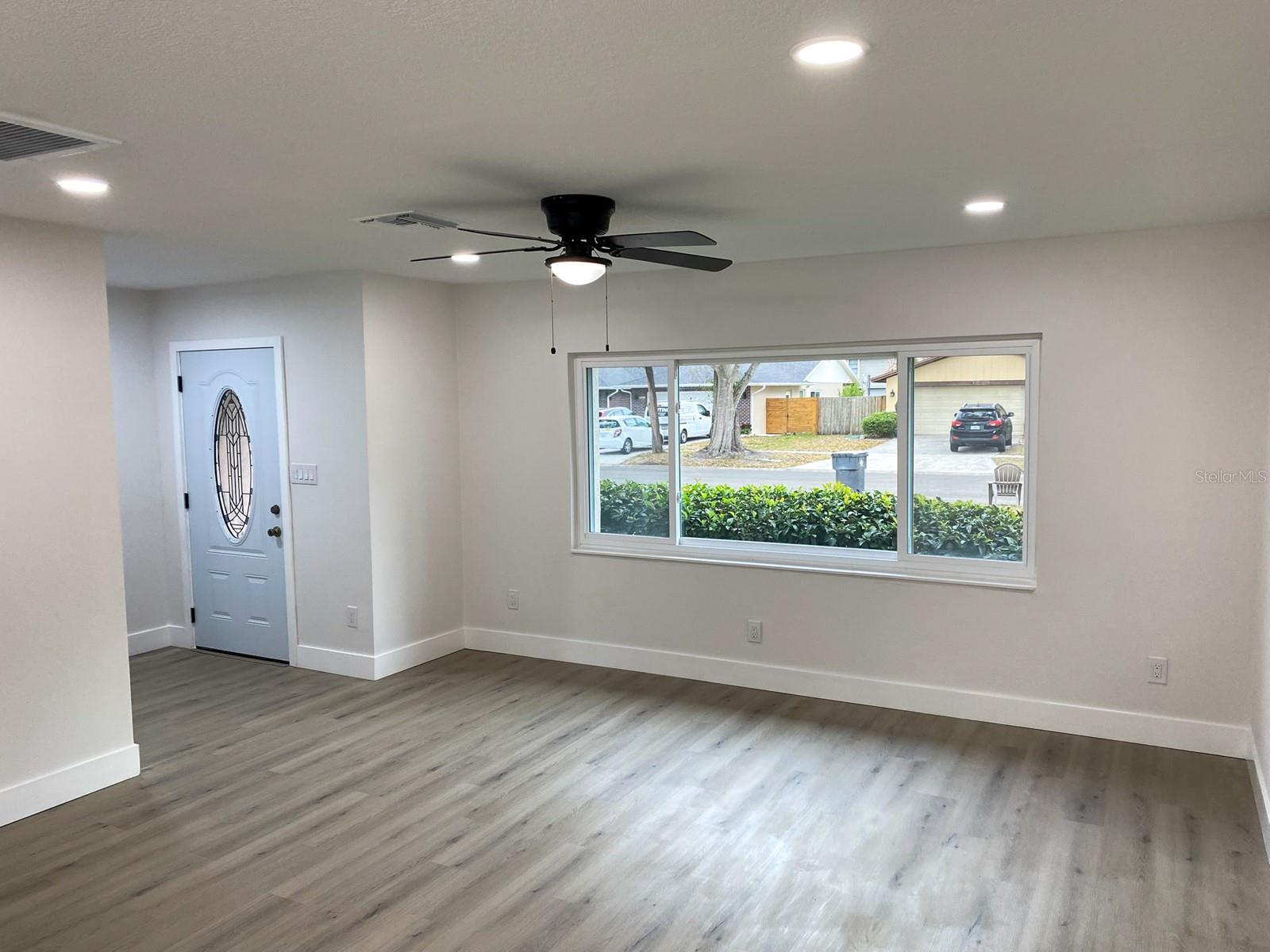 Image 18 of 33 For 15704 Country Lake Drive