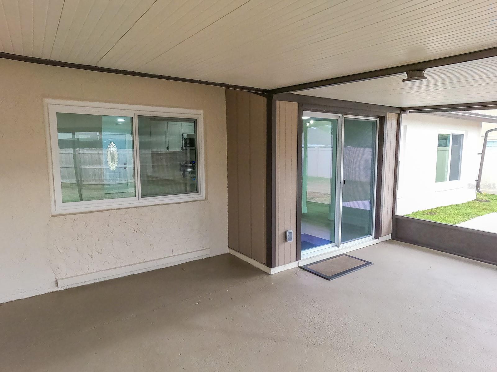 Image 22 of 33 For 15704 Country Lake Drive