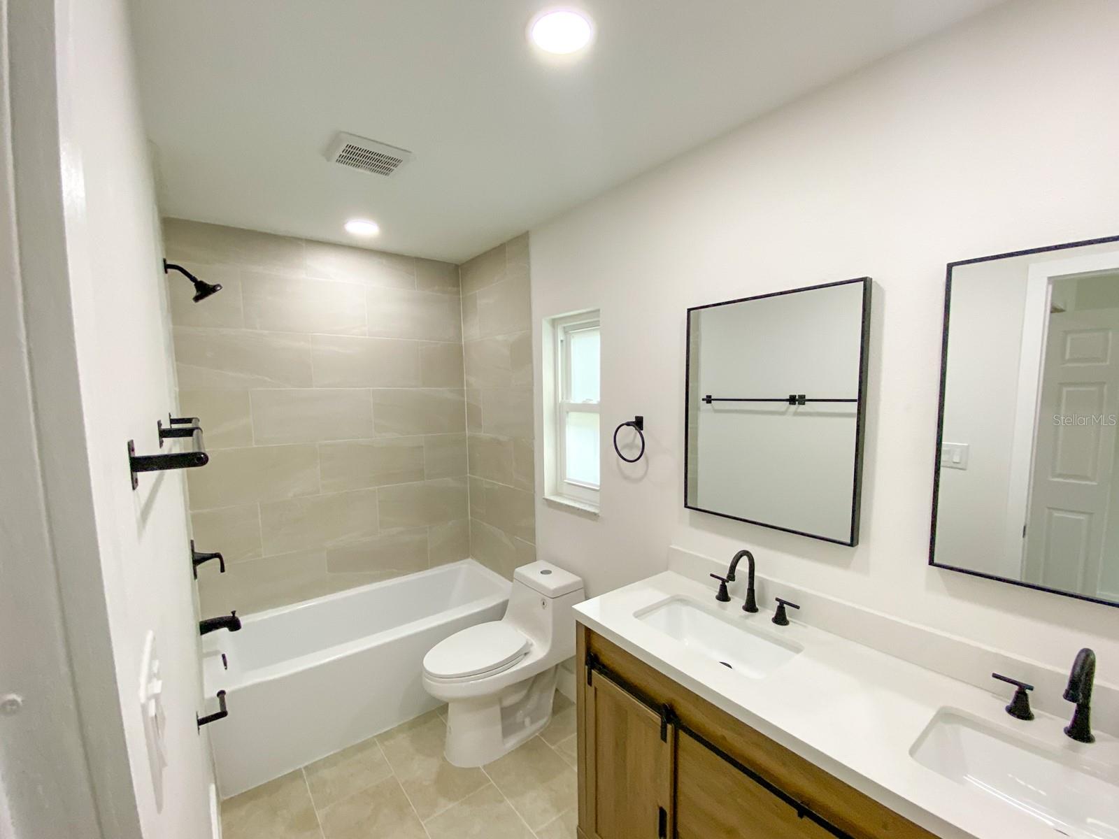 Image 25 of 33 For 15704 Country Lake Drive