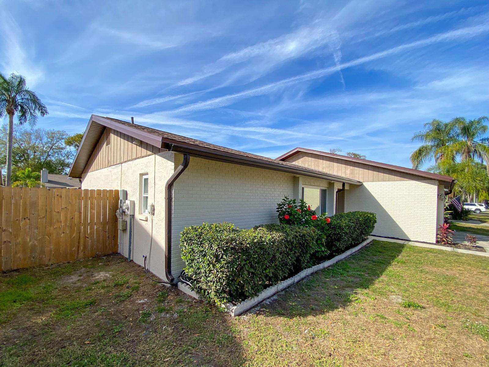 Image 3 of 33 For 15704 Country Lake Drive