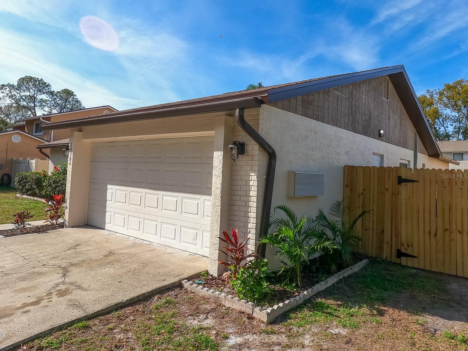 Image 6 of 33 For 15704 Country Lake Drive