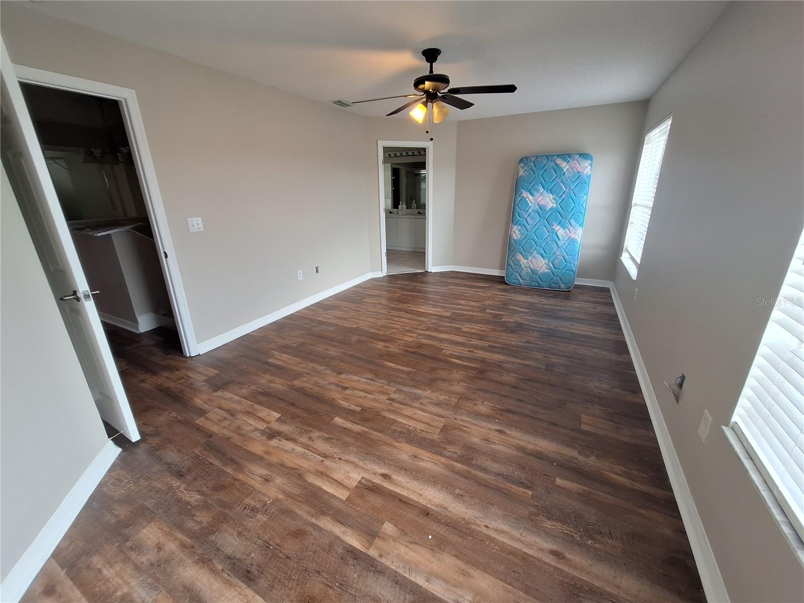 Image 7 of 13 For 27854 Breakers Drive