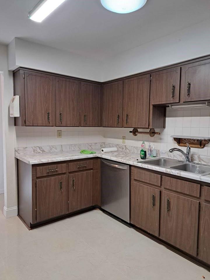 Image 6 of 31 For 406 Bullard Parkway