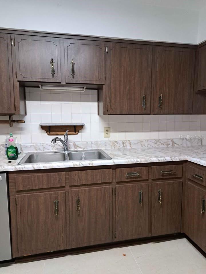 Image 8 of 31 For 406 Bullard Parkway