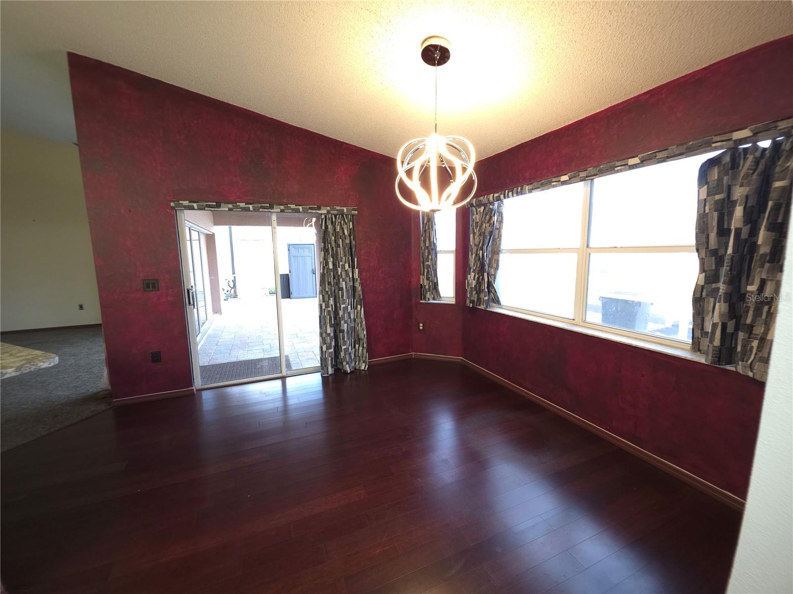 Listing photo id 19 for 4809 Deer Lodge Road