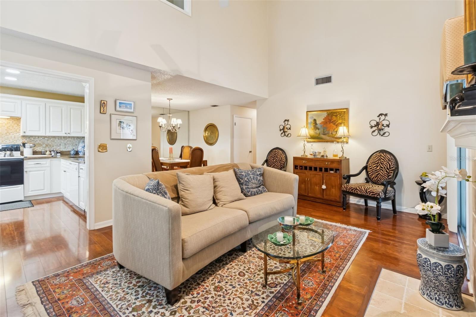 Image 10 of 46 For 3108 Valley Oaks Drive 501