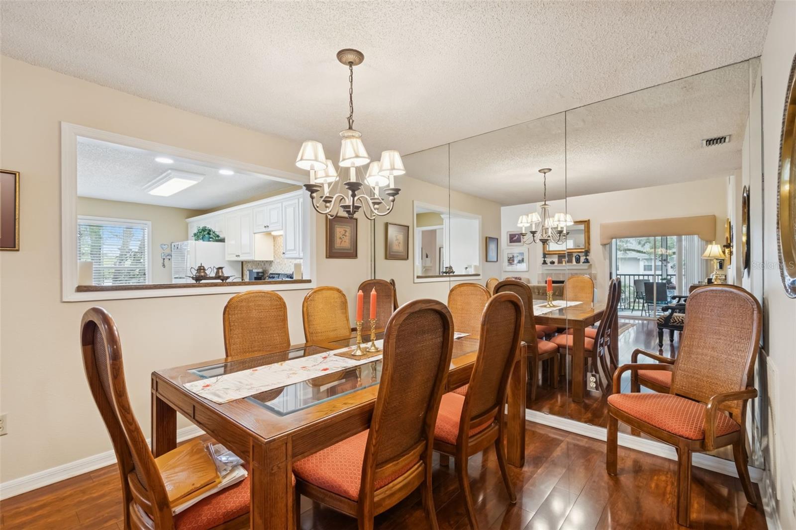 Image 12 of 46 For 3108 Valley Oaks Drive 501