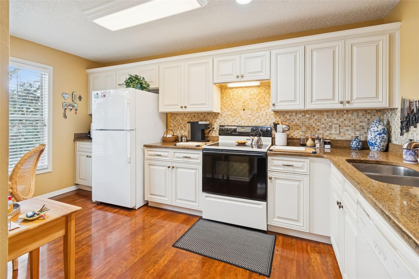 Image 14 of 46 For 3108 Valley Oaks Drive 501