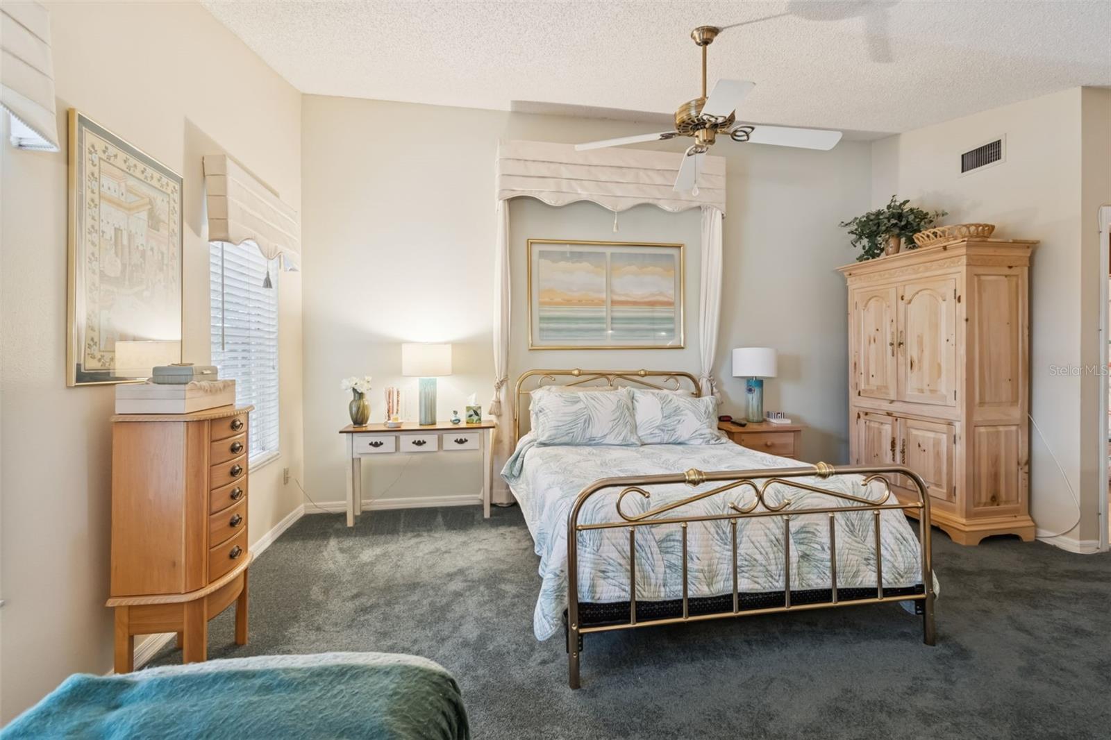 Image 27 of 46 For 3108 Valley Oaks Drive 501