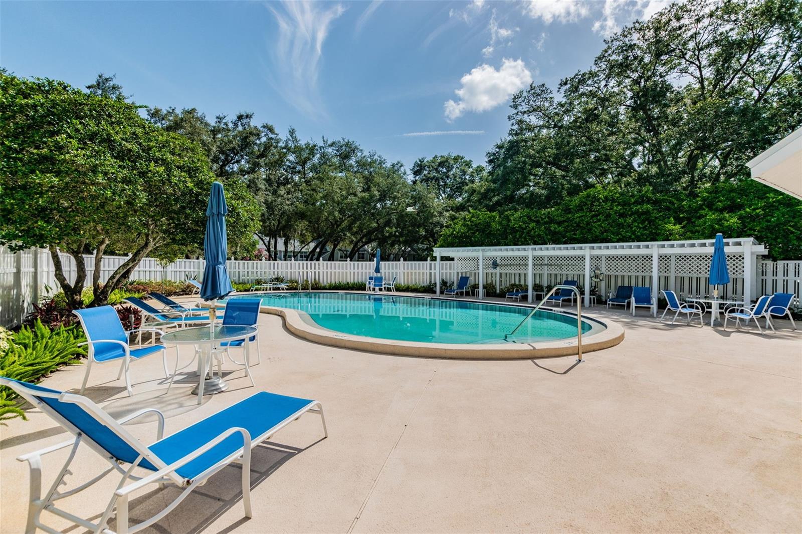 Image 38 of 46 For 3108 Valley Oaks Drive 501