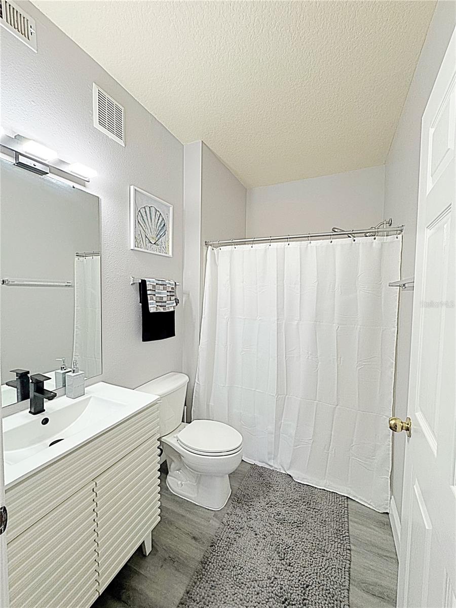 Image 31 of 37 For 10764 70th Avenue 3207