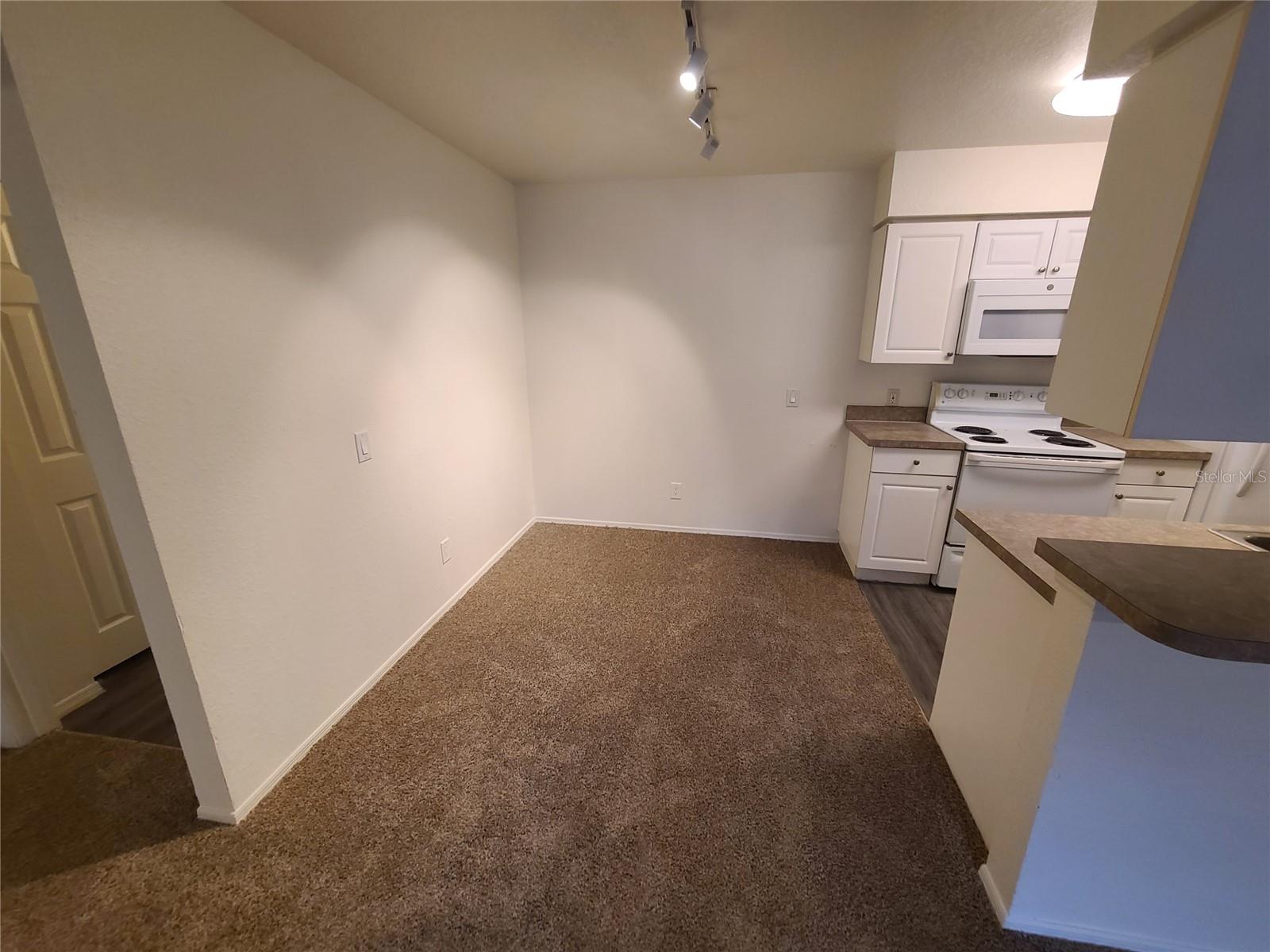 Image 6 of 48 For 36232 Misty Oaks Drive 103