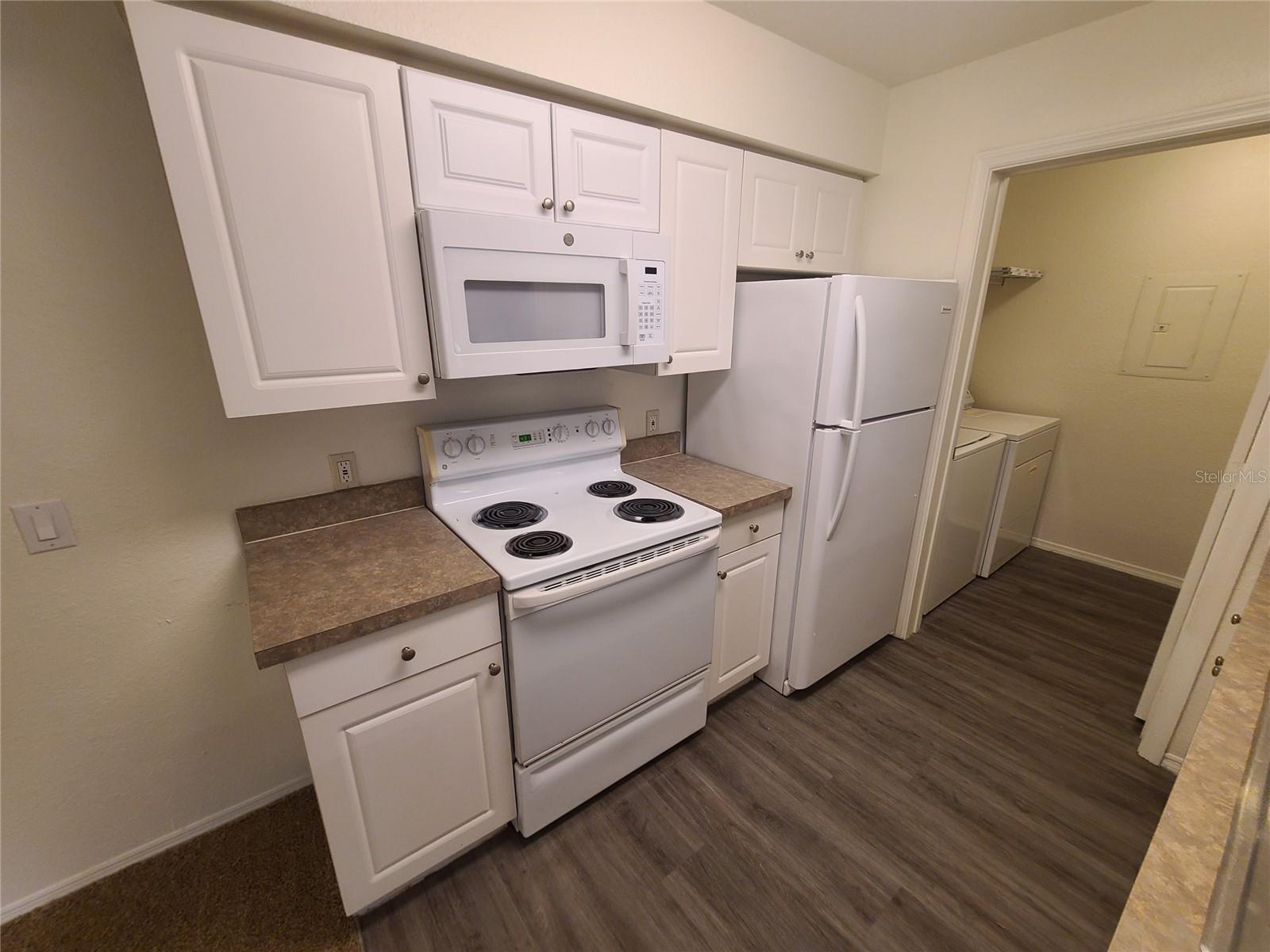 Image 8 of 48 For 36232 Misty Oaks Drive 103