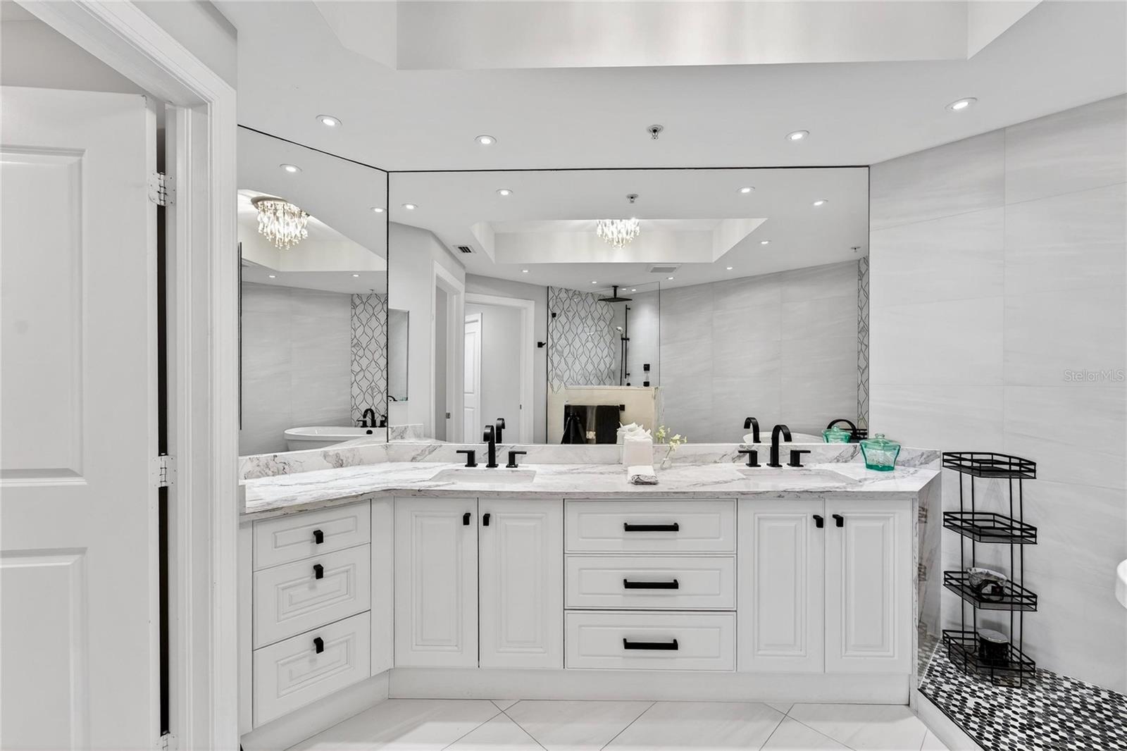 Image 22 of 58 For 5823 Bowen Daniel Drive 906