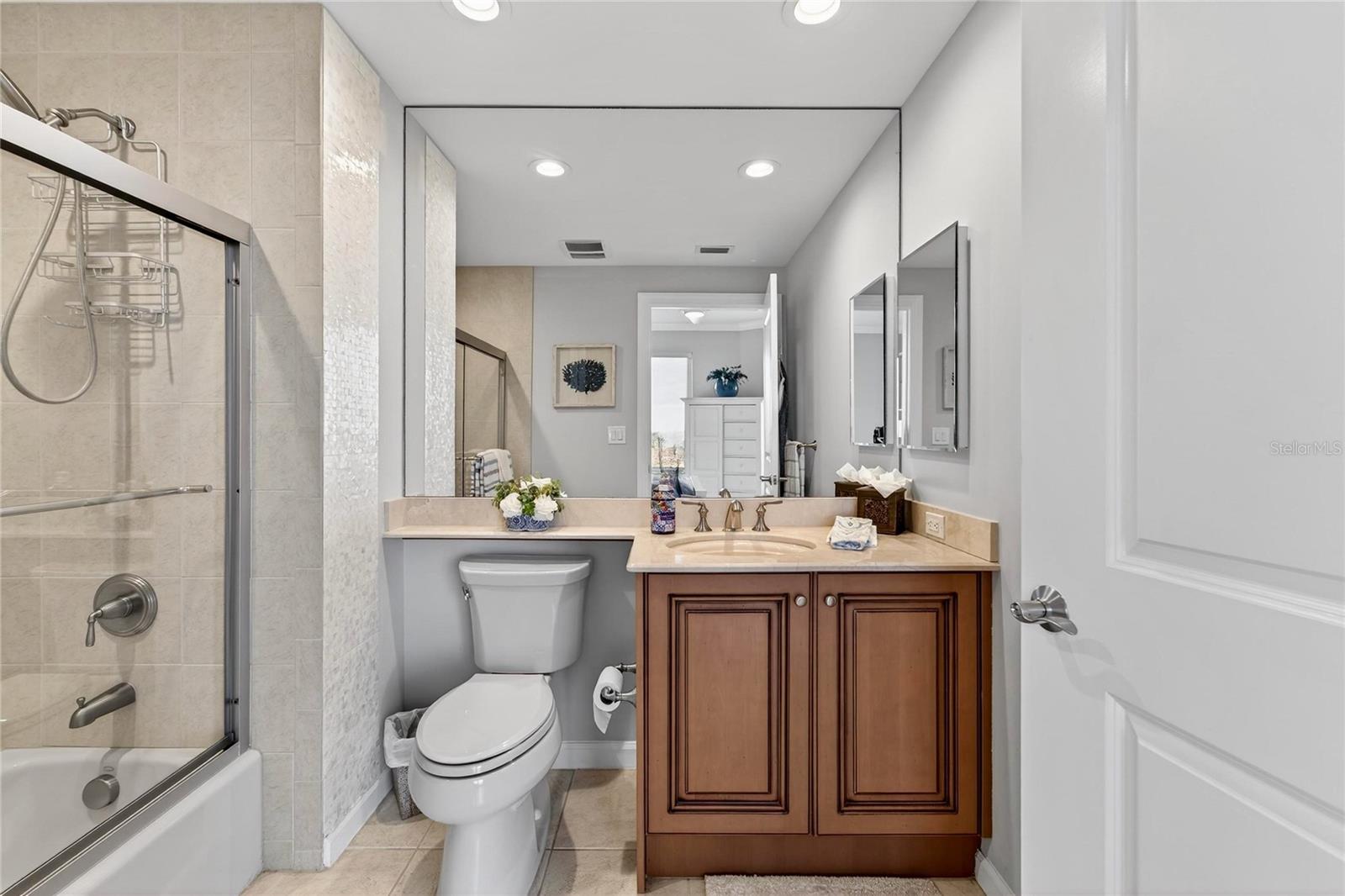 Image 36 of 58 For 5823 Bowen Daniel Drive 906