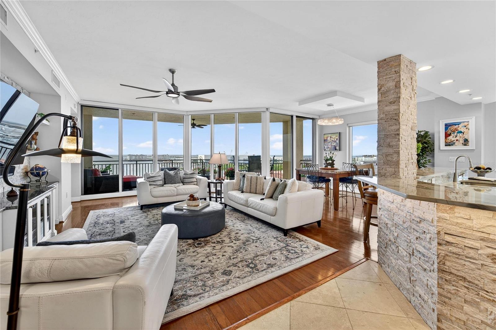 Image 5 of 58 For 5823 Bowen Daniel Drive 906