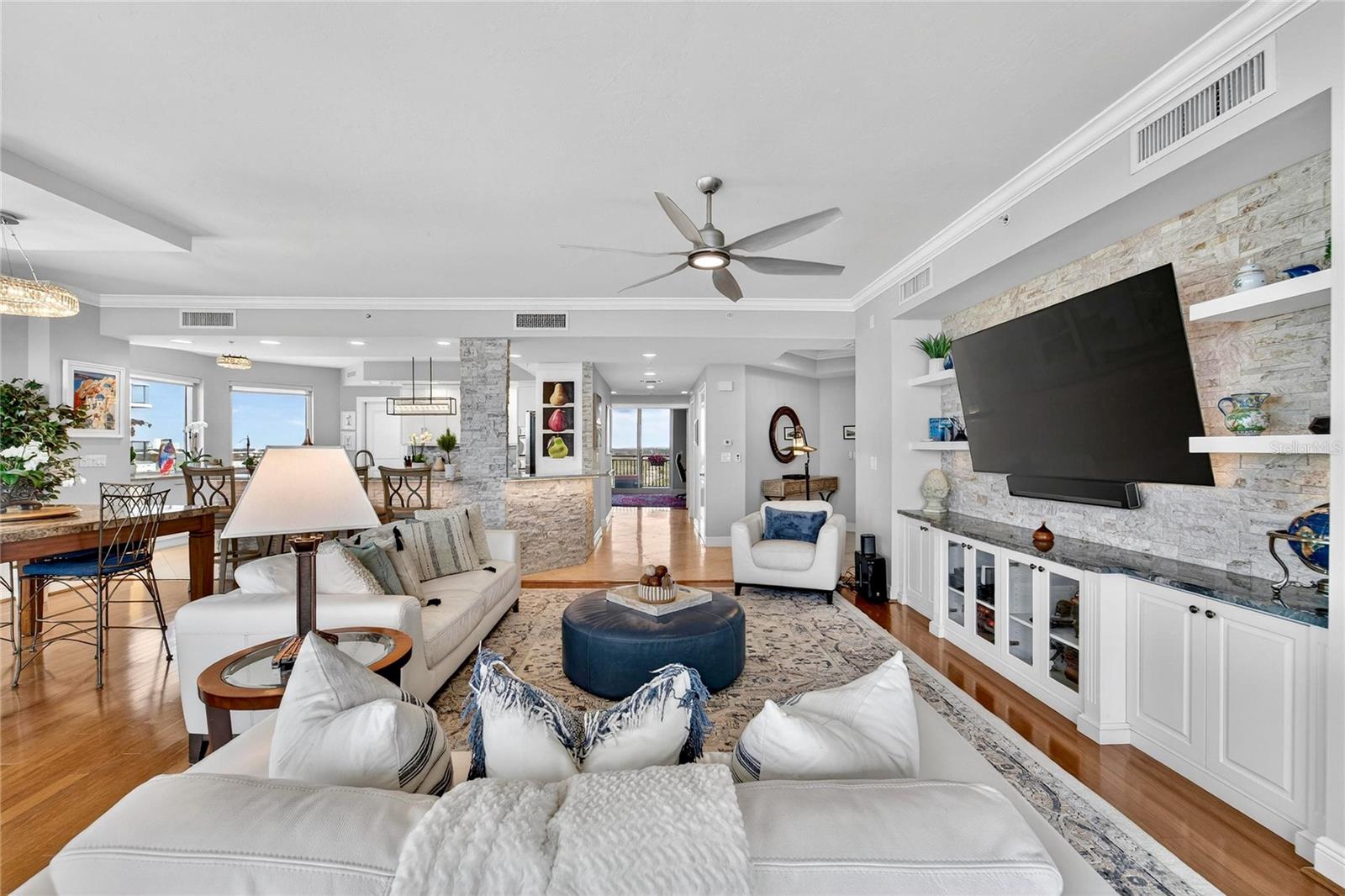 Image 8 of 58 For 5823 Bowen Daniel Drive 906