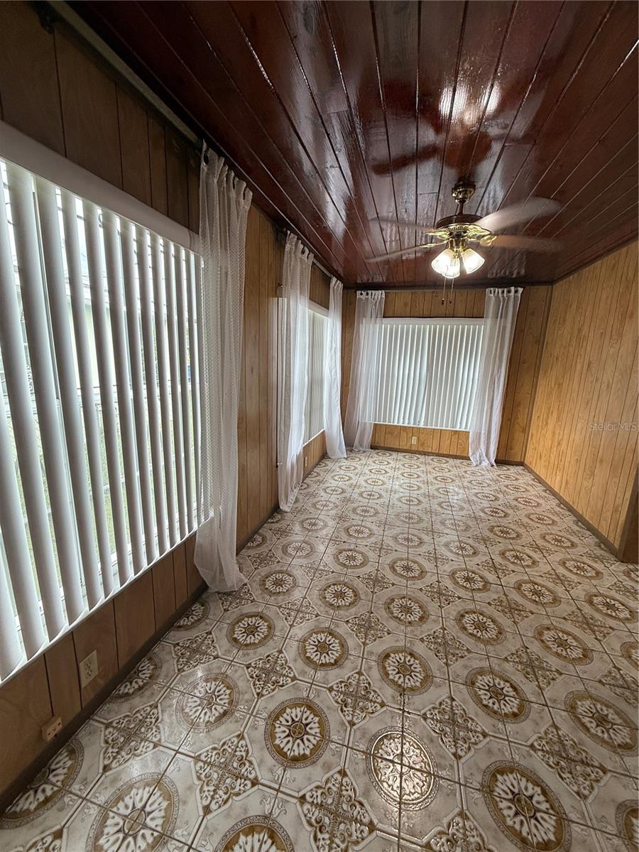 Image 7 of 7 For 3818 Carmen Street