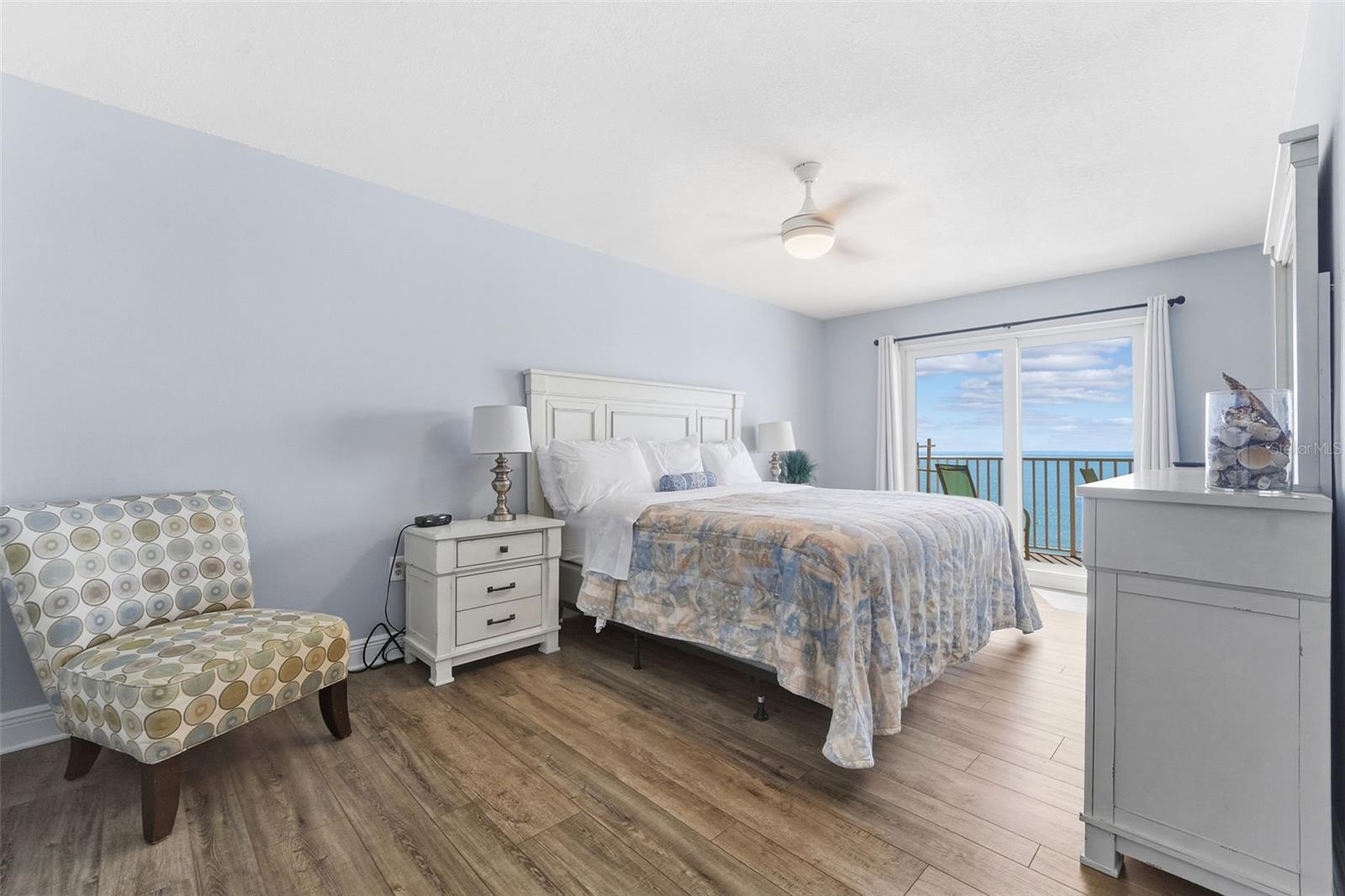 Image 12 of 28 For 17140 Gulf Boulevard 611