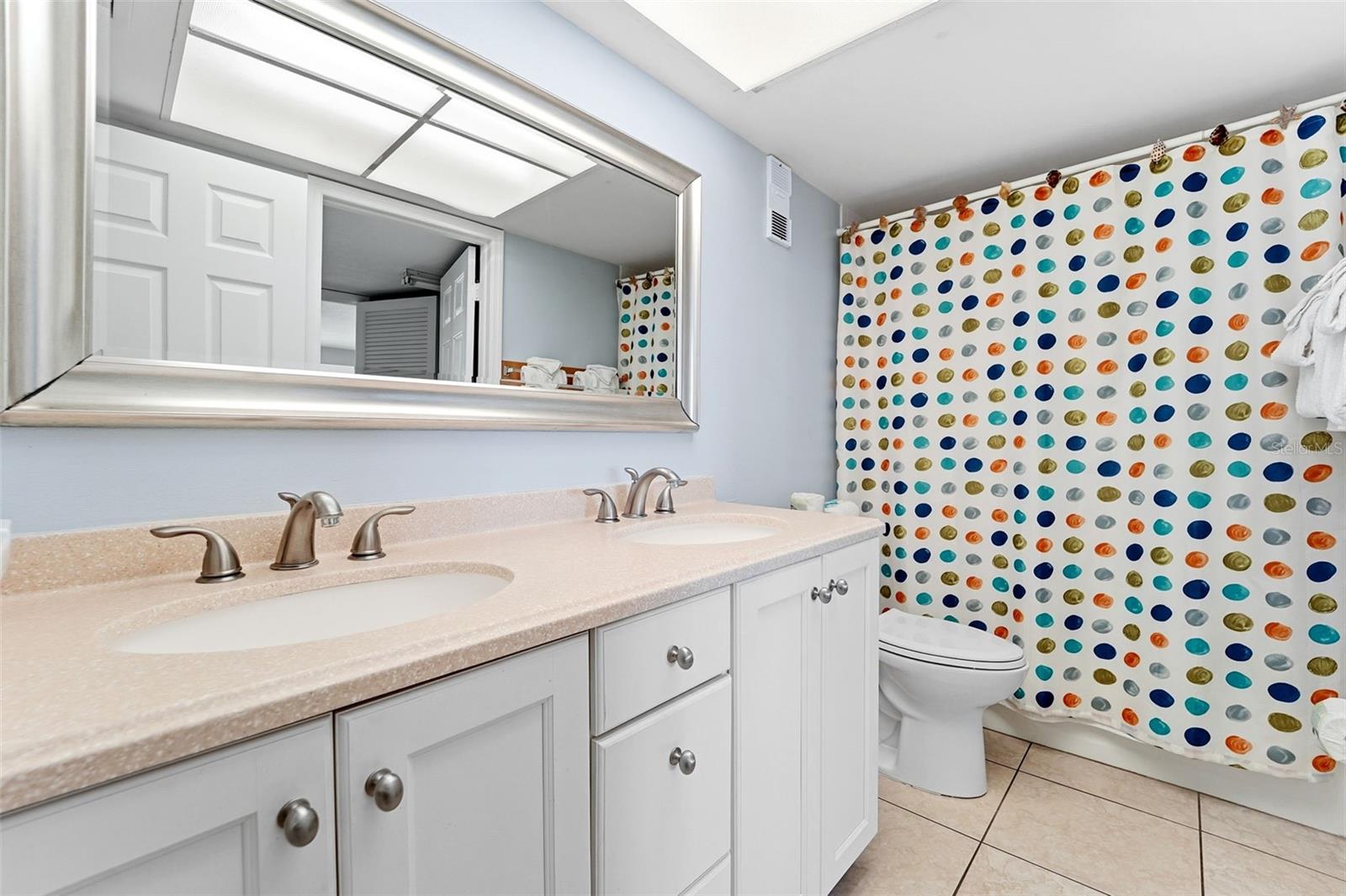 Image 14 of 28 For 17140 Gulf Boulevard 611