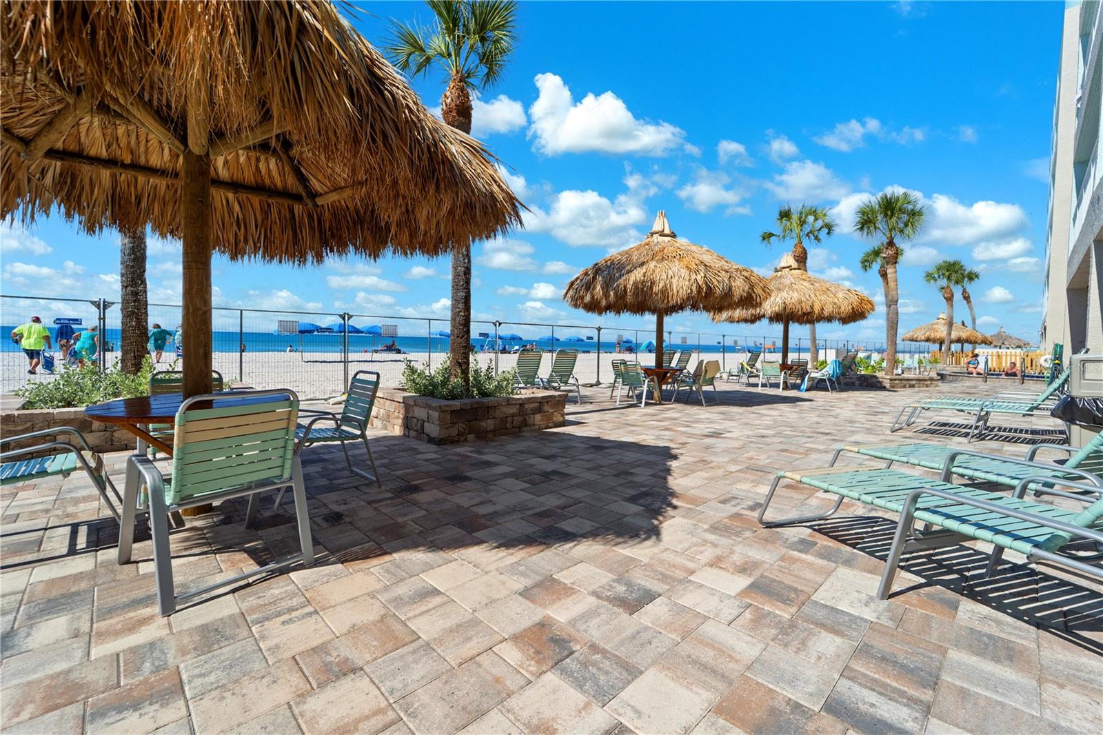 Image 24 of 28 For 17140 Gulf Boulevard 611