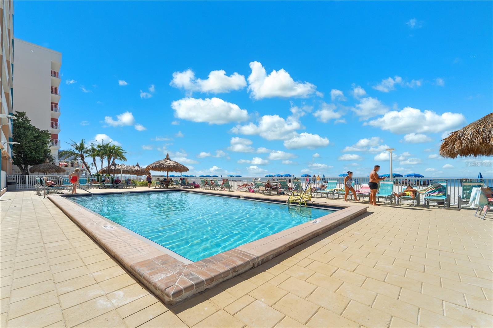 Image 26 of 28 For 17140 Gulf Boulevard 611